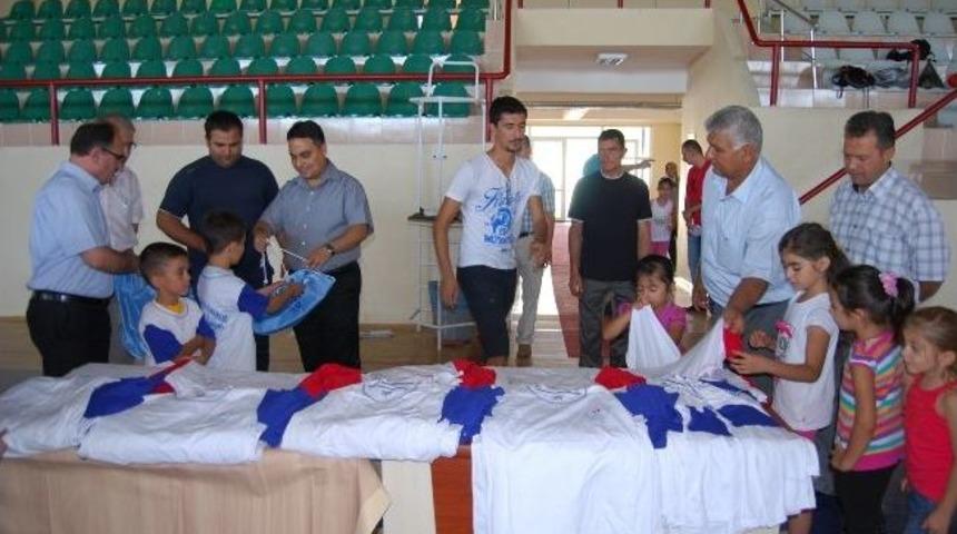 Eşmeli &Ccedil;ocuklar Yaz Tatillerini Sporla Değerlendiriyor