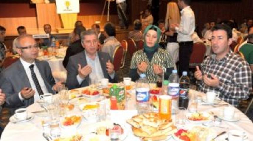 Ak Partiden Birlik ve Beraberlik İftarı