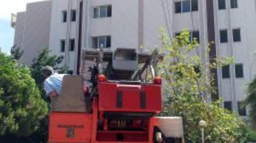 Tadilattaki K&uuml;t&uuml;phanede Yangın &Ccedil;ıktı