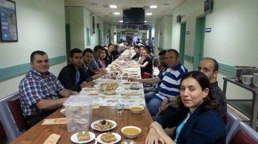 Suşehri Devlet Hastanesi Personeli İftarda Buluştu