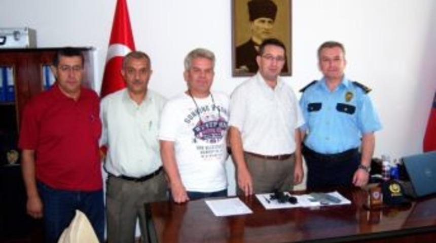 Burhaniye&rsquo;de Emniyet M&uuml;d&uuml;r&uuml;ne Partili Ziyareti .