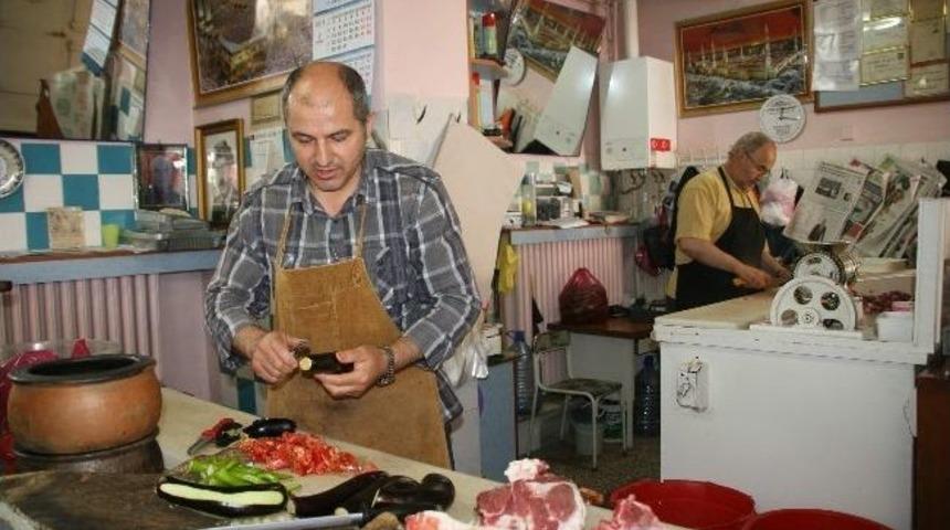 Ramazan Ayı Kasapların Y&uuml;z&uuml;n&uuml; G&uuml;ld&uuml;rd&uuml;