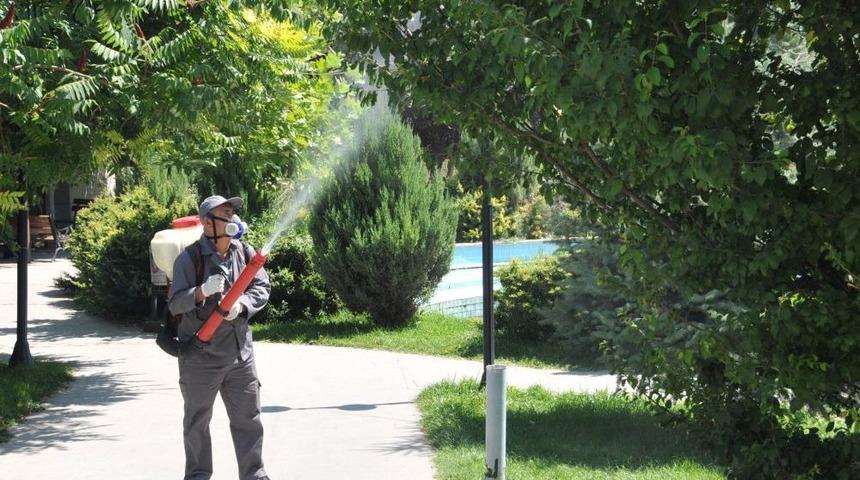 Belediye Halk Sağlığı I&ccedil;in Parkları Ila&ccedil;lıyor