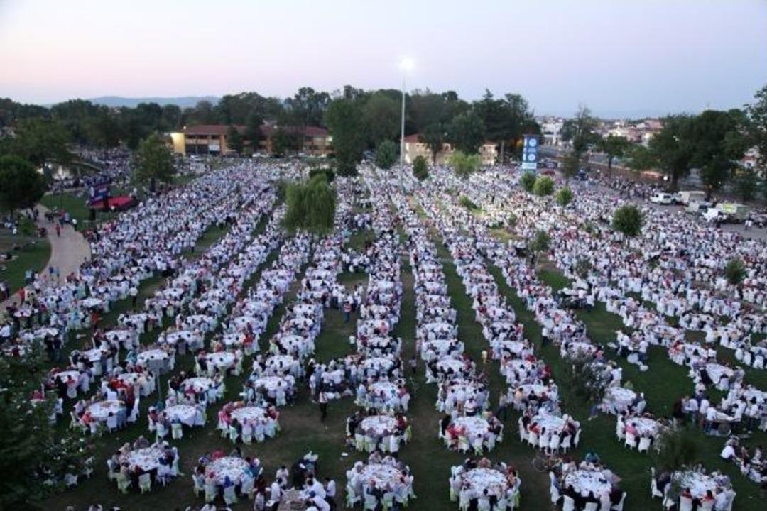 15 Bin Sakaryalı İftarda Buluştu