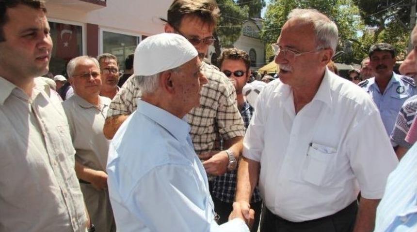 Burhaniye&rsquo;de Umrecilere Coşkulu Uğurlama