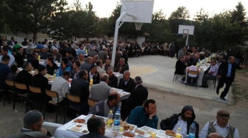 Milletvekili &Uuml;st&uuml;n, Ramazan Ayında İftar Programları D&uuml;zenliyor