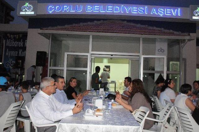 Başkan Baysan Belediye Meclis Üyelerine İftar Yemeği Verdi