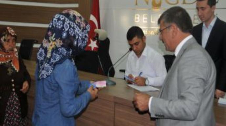 Belediye Başkanı Akdoğan&rsquo;dan Ihtiya&ccedil; Sahiplerine Gıda &Ccedil;eki