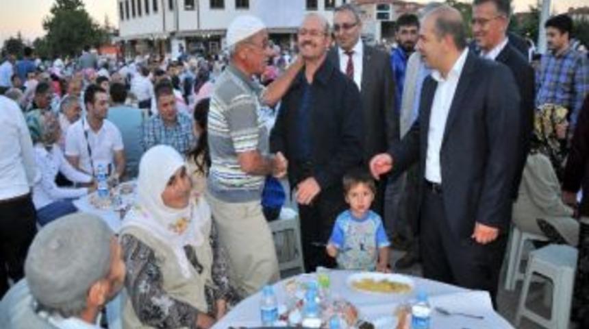 Ak Parti&rsquo;den Akşehir&rsquo;de İftar