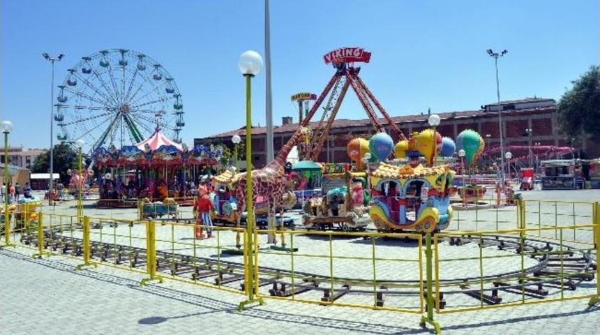 Lunapark Bayrama Hazırlanıyor