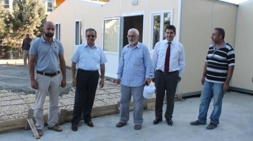 Vali Tapsız, Ge&ccedil;ici Barınma Merkezi&rsquo;nde İncelemelerde Bulundu