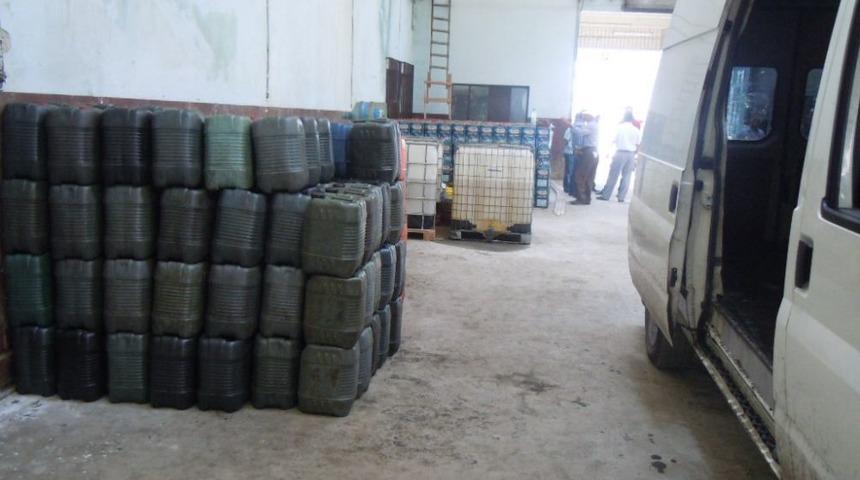 Uşak&rsquo;ta Ka&ccedil;ak Sigara Ve Akaryakıt Operasyonları