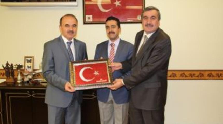 Vali Erol Habip Deveci'yi kutladı