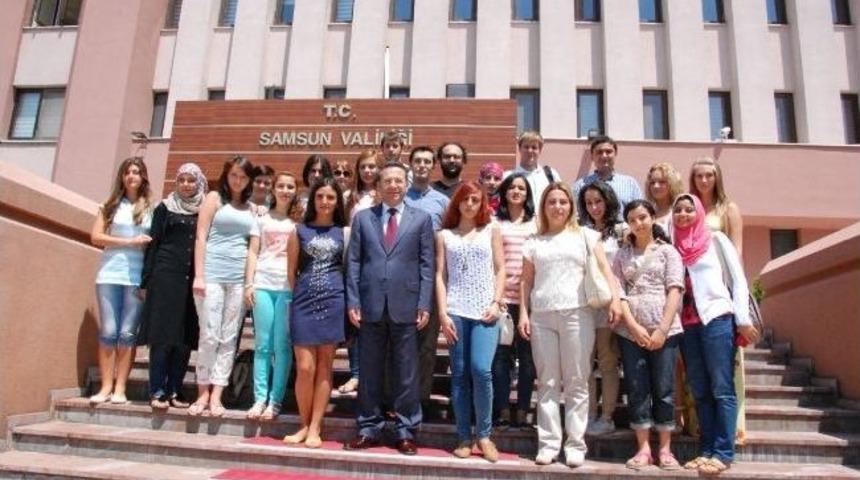 Yabancı &Ouml;ğrencilerden Valiye Ziyaret