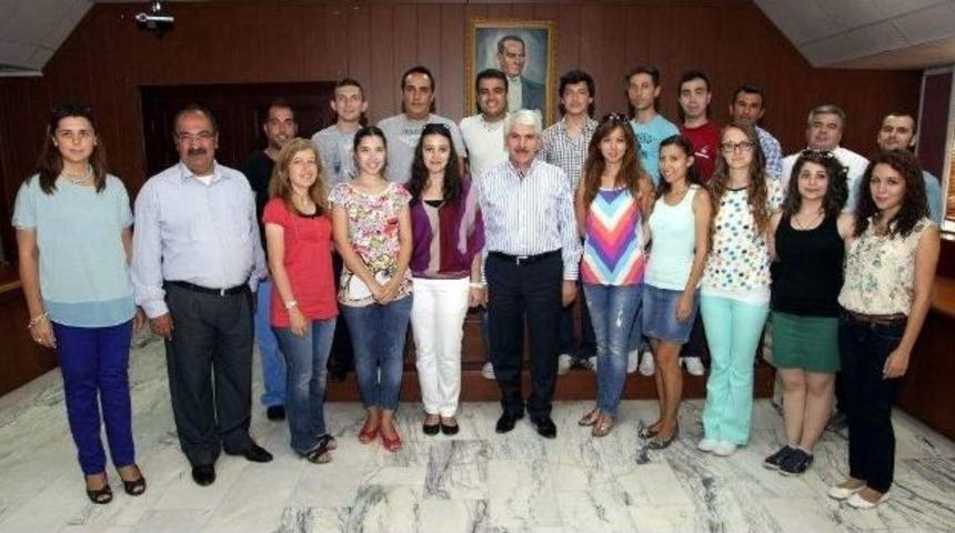 Başkan Sakallı Halk Dansları Topluluğu İle Bir Araya Geldi