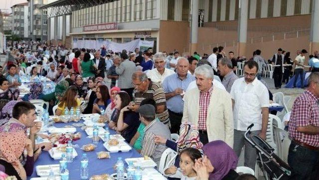 Odunpazarı Belediyesi'nden İftar Programı