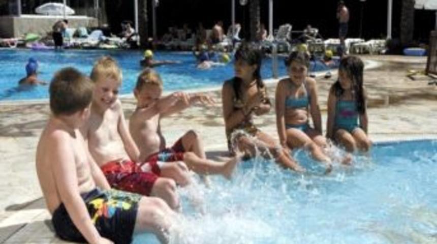 Eşme Belediyesi Y&uuml;zme Kursları Başladı