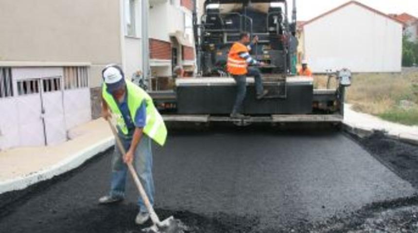 Yenimahalle&rsquo;de asfaltlama &ccedil;alışmaları