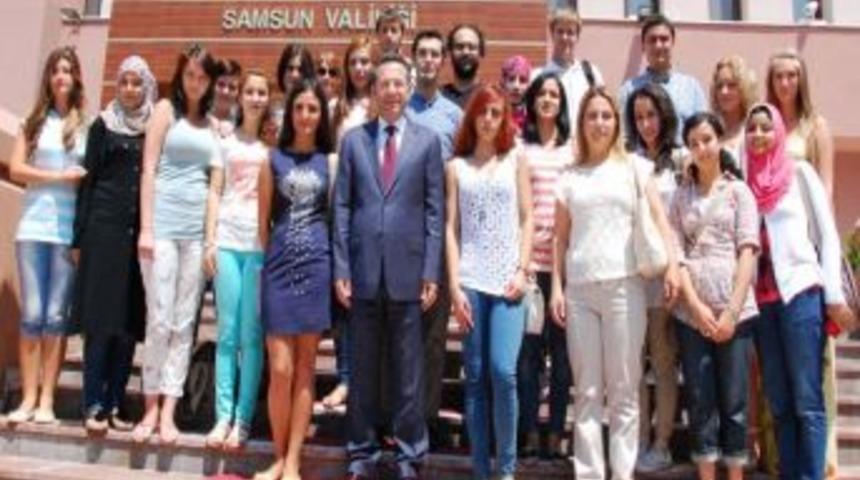 T&uuml;rk&ccedil;e &Ouml;ğrenmek I&ccedil;in Samsun&rsquo;da Bulunan &Ouml;ğrenciler Valiyi Ziyaret Etti