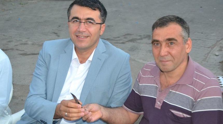 Vekile Adı Yazılı Tapan Bı&ccedil;ağı Hediye Etti