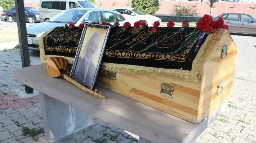 Saz Ustası Nergiz Toprağa Verildi