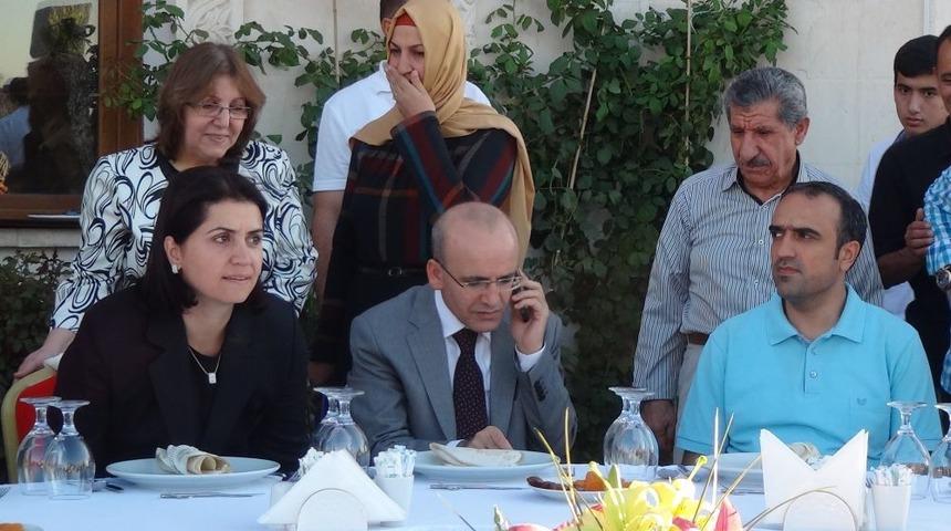 Bakan Şimşek: Akıllı Olursak Bu Oyunu Bozarız