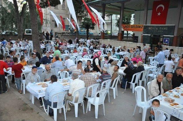 Belediye Şahin, Büyük Cami Mahallesi Sakinleriyle İftarda Buluştu