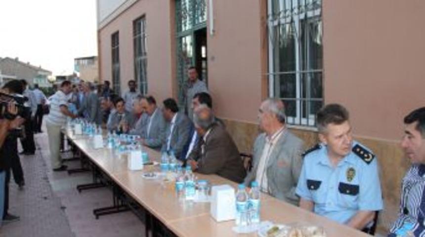 Cem K&uuml;lt&uuml;r Merkezi Derneği'nden Iftar Programı