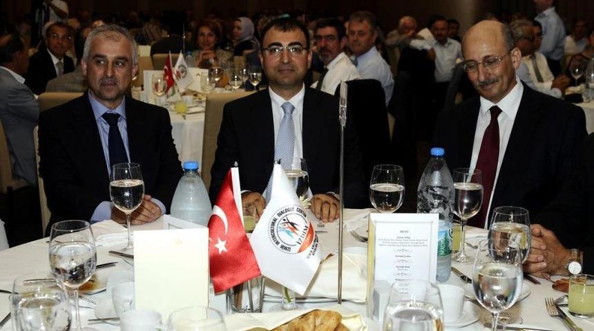 Gazeteciler Ve Yazarlar Vakfı Başkanı Yeşil: