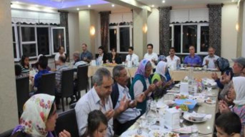 G&uuml;lnar'da Şehit Ve Gazi Yakınlarına Iftar Yemeği