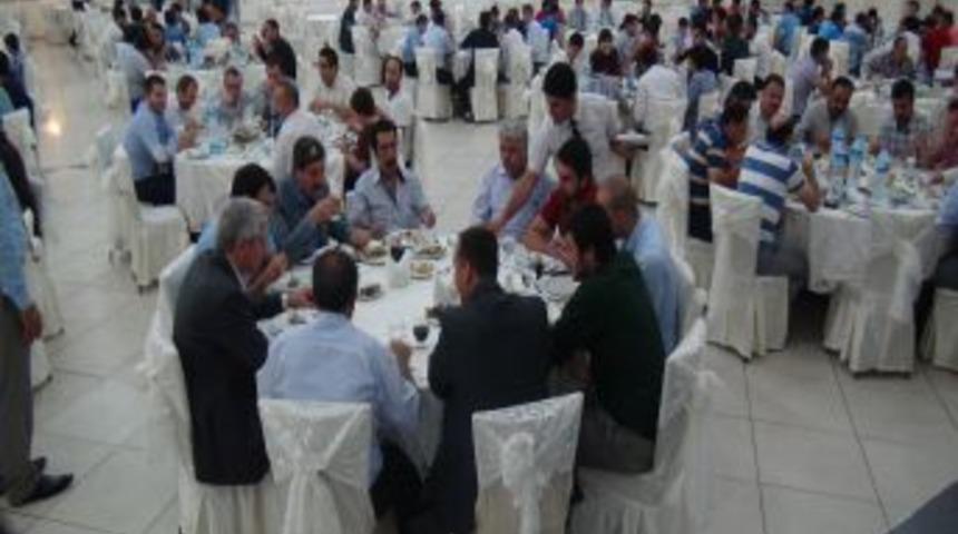 Dicle Koleji Mezunları Iftar Yemeğinde Buluştu