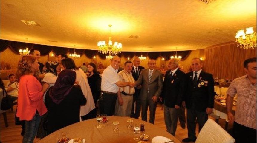 Trabzon Valisi Kızılcık Şehit Aileleri Ve Gazilerle İftar A&ccedil;tı