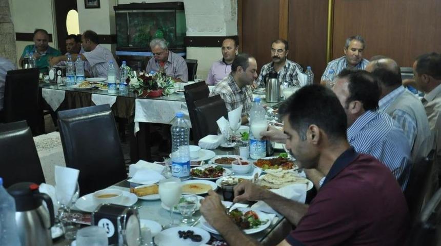 Tarım İş Sendikası &Uuml;yeleri Iftar Yemeğinde Bir Araya Geldi