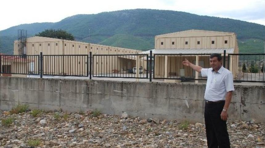 Bencik Cezaevine &Ouml;denek Engeli