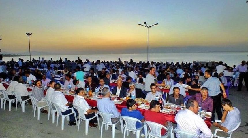 Ak Partililer İftarda Buluştu