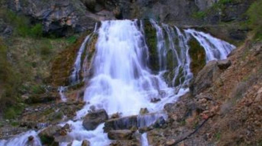 Derebağ Şelalesi 7 Aydır Proje Bekliyor