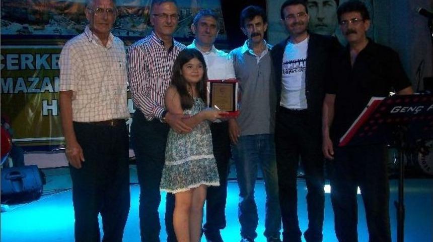 Bedirhan G&ouml;k&ccedil;e Hayranlarını Mest Etti