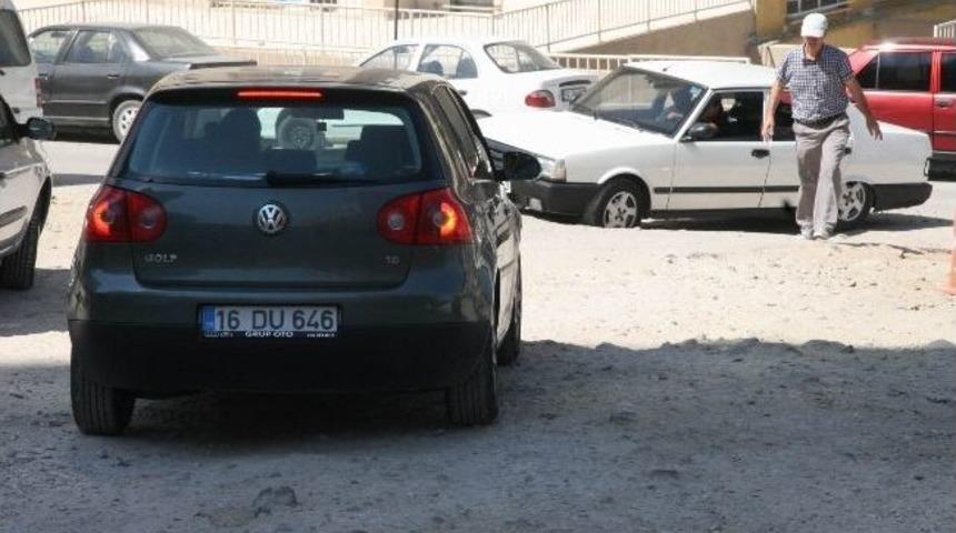 Şehrin G&ouml;beğinde Bozuk Yol &Ccedil;ilesi