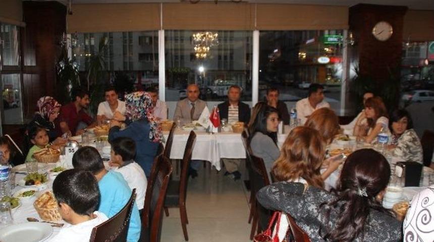 Erzurum Ak Parti İl Teşkilatından Anlamlı İftar