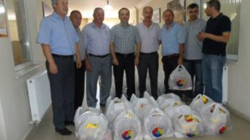 Alaplı Ticaret Sanayi odasından 700 aileye gida paketi