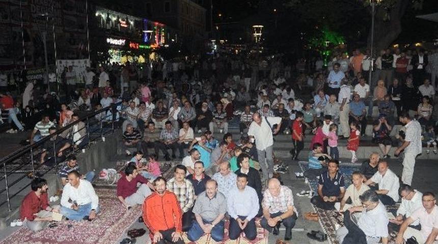Trabzon&rsquo;da İftar&rsquo;dan, Sahur&rsquo;a Kadar Mısır&rsquo;a Destek Verildi