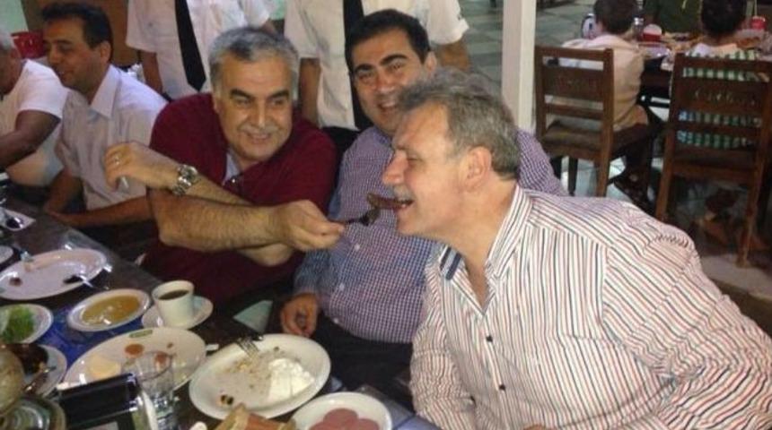 Ak Parti İzmir'de İftardan İftara