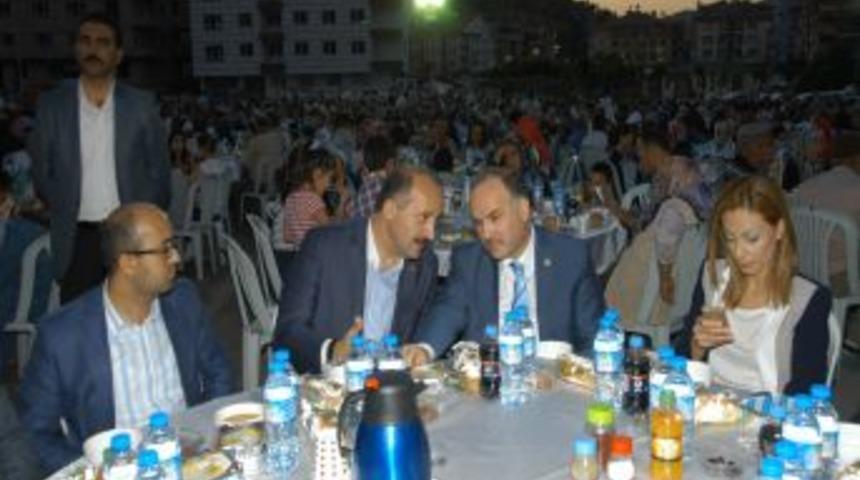 Mamak&rsquo;ta Mahalle Iftarları S&uuml;r&uuml;yor