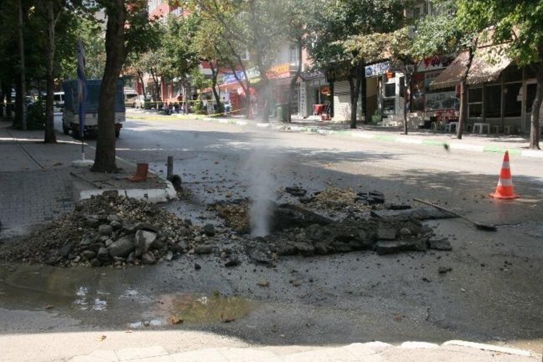 Bursa'da doğalgaz borusu patladı, halk b&uuml;y&uuml;k korku yaşadı