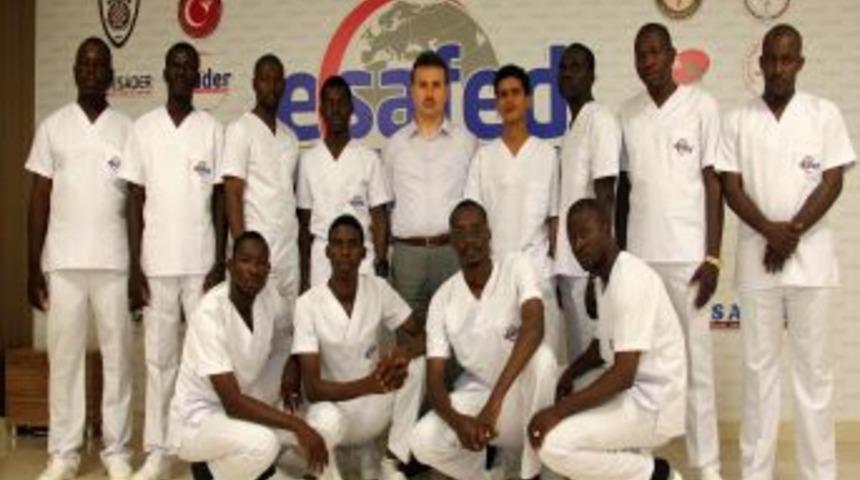 ESAFED Şimdi De Malili Doktorları Eğitecek