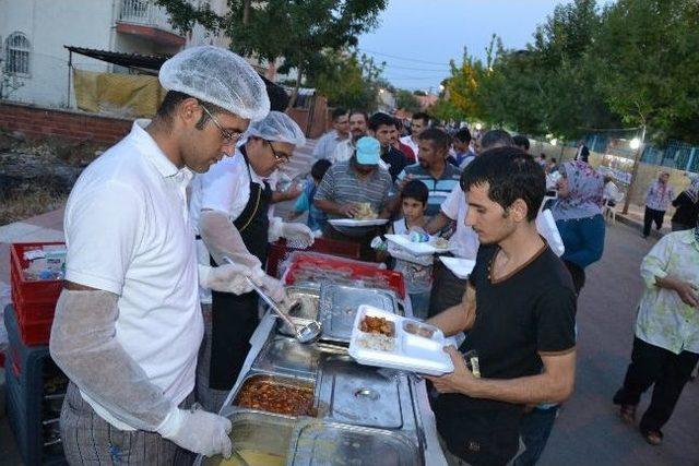 Manisa Valisi Savaş Ahmet Bedevi Halkıyla İftarda Buluştu