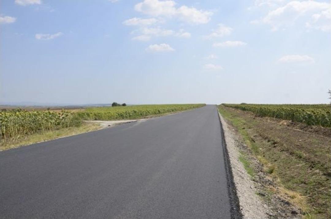 Canhıdır K&ouml;y&uuml; Yolu Sıcak Asfaltla Kaplandı