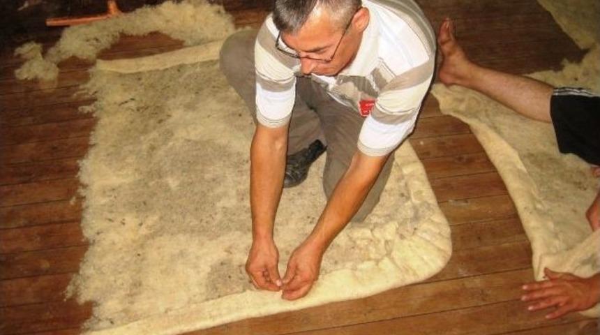 Ke&ccedil;eciliği Yaşatmak İ&ccedil;in M&uuml;cadele Ediyorlar