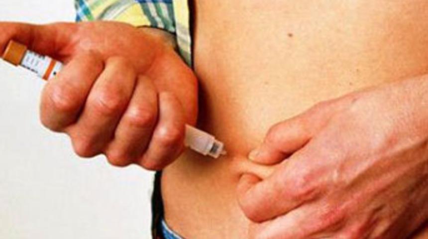 İns&uuml;lin iğnesiyle intihar etti