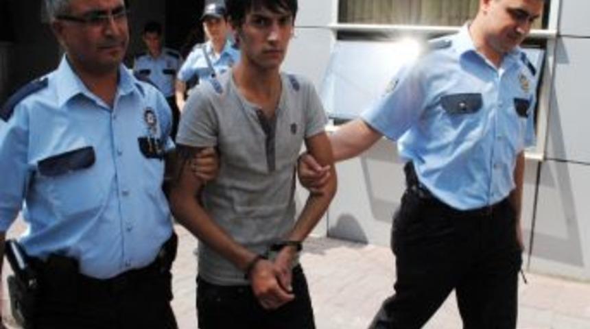 Oto Hırsızları Polise Yakalandı